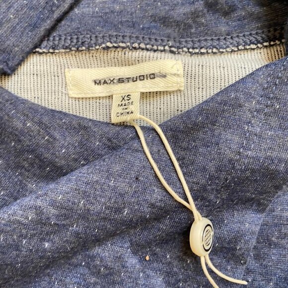 MAX Studio BNWOT Split Neck Blue Top New Pullover - Picture 5 of 6